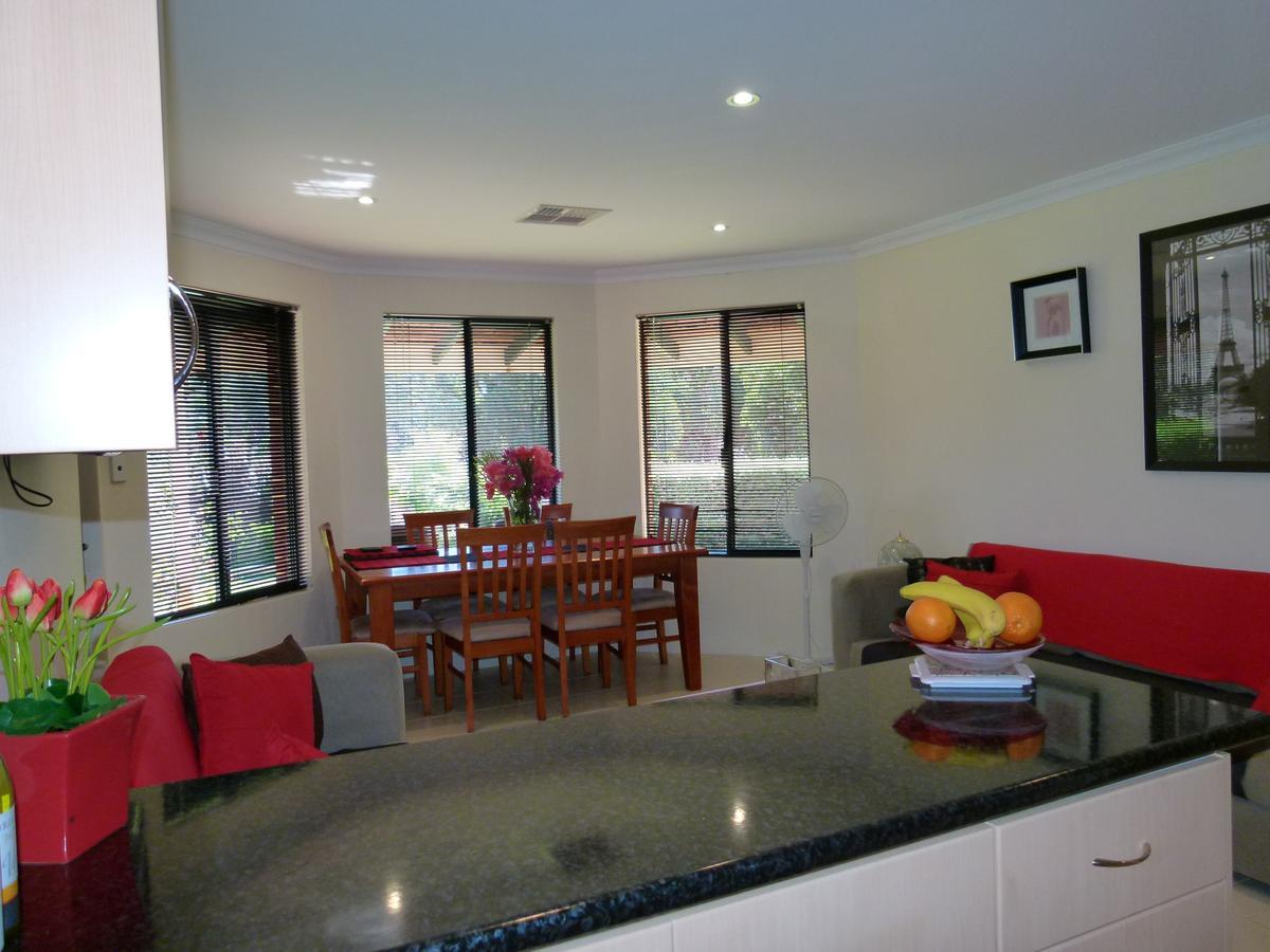 Seatrees Accommodation Yanchep Buitenkant foto